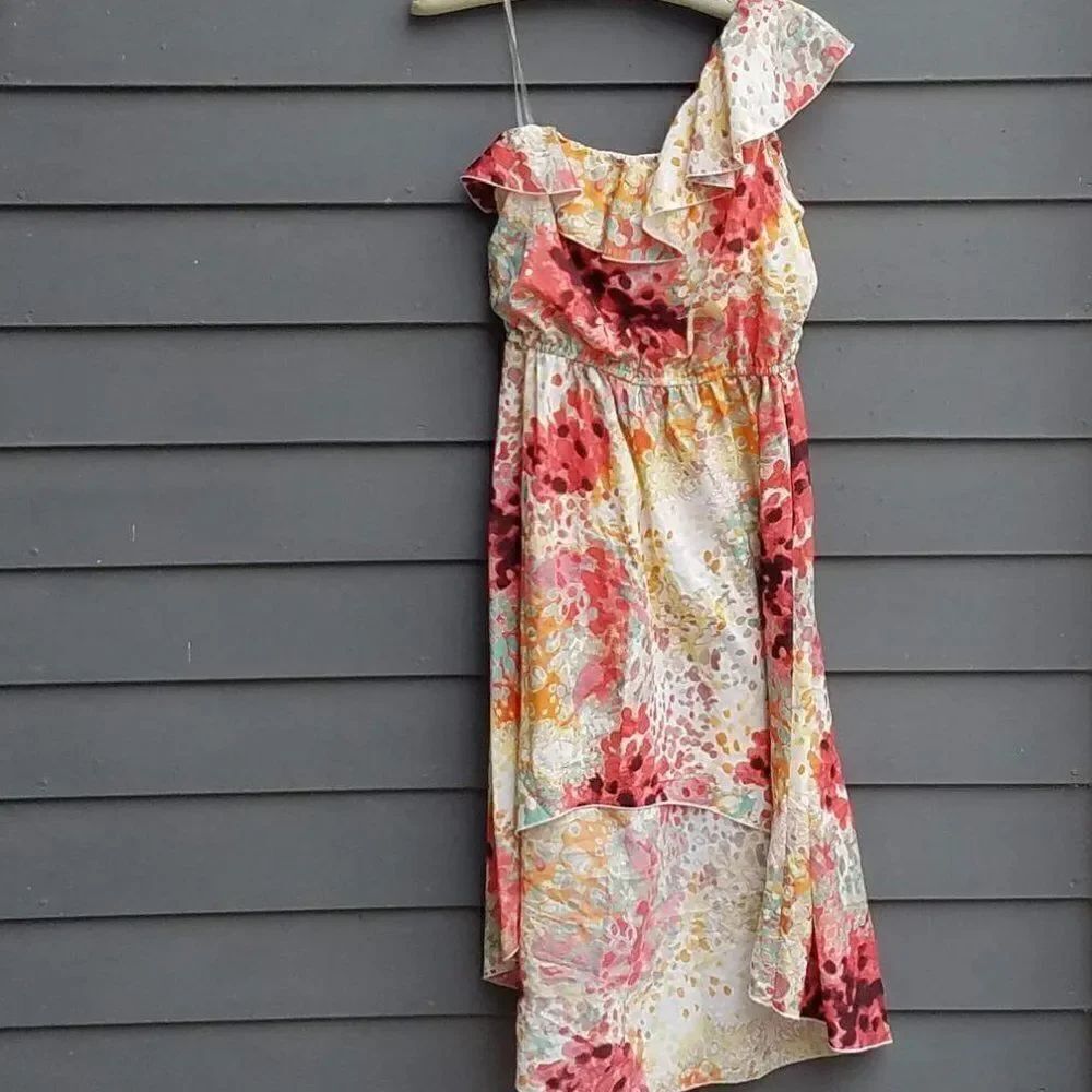 My Michelle FloralโOneย ShoulderโHigh/LowโDressโwithโRuffleโShoulderโSizeโLarge